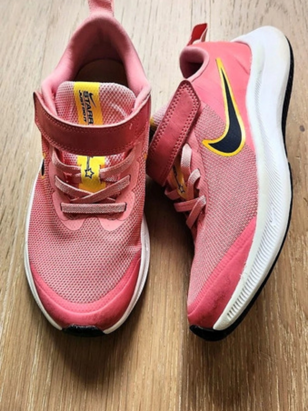 Nike Star Runner 3 Running Shoes// Size 1Y